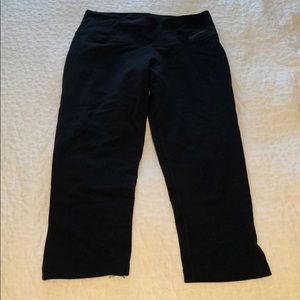 Black Nike capri leggings